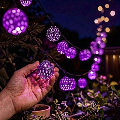 guirlande solaire violet boules perforations décoratives suspendue