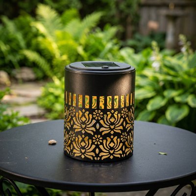 jardin lampe solaire ajouré jeux ombre de jour table